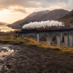 Viaduc de glenfinnan : le Jacobite vapeur sur les arches