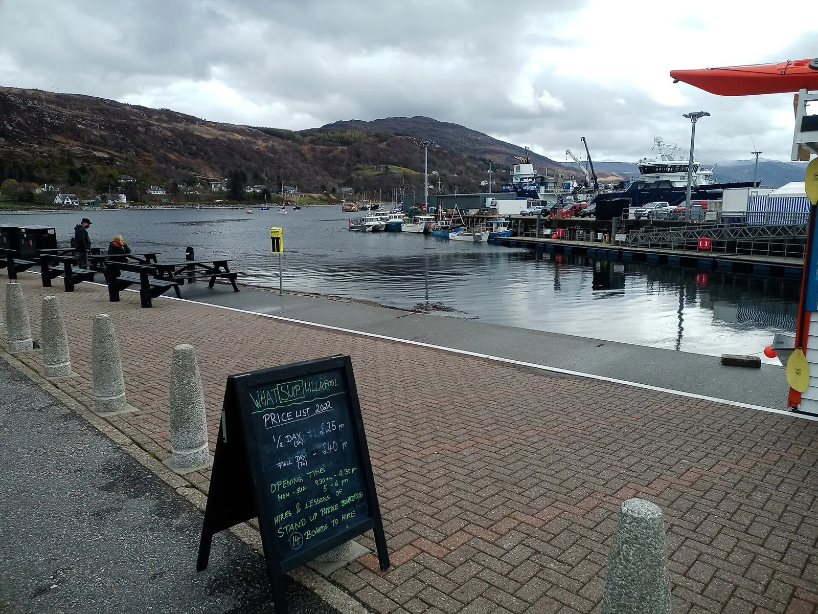 Vue du port d’Ullapool, au bord du Loch Broom.