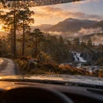 glen affric écosse carte : route étroite, parkings et lochs, vue vers Dog Falls